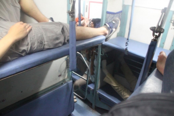 インド　電車