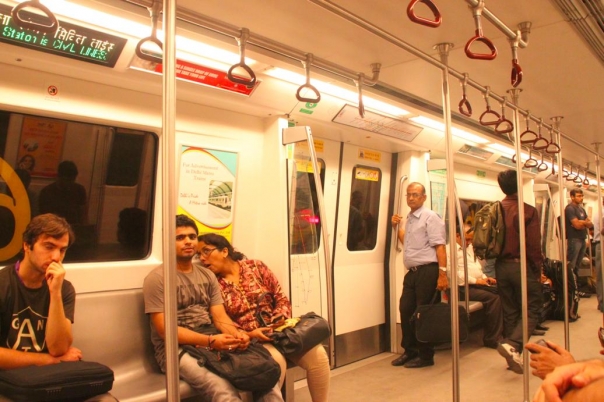 インド　電車