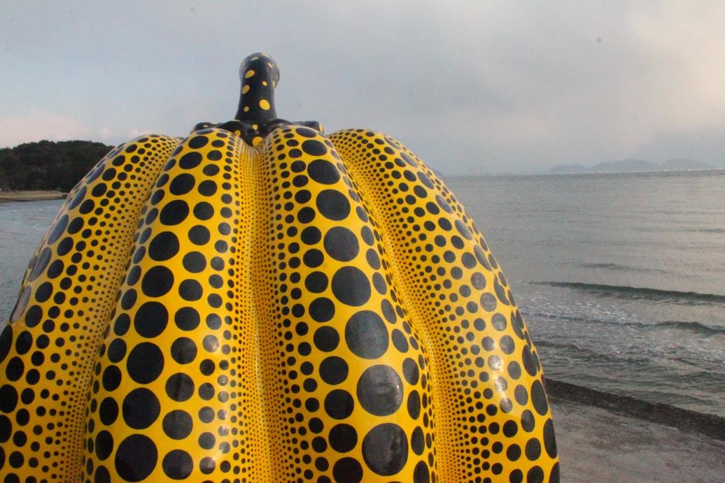直島　かぼちゃ　草間彌生