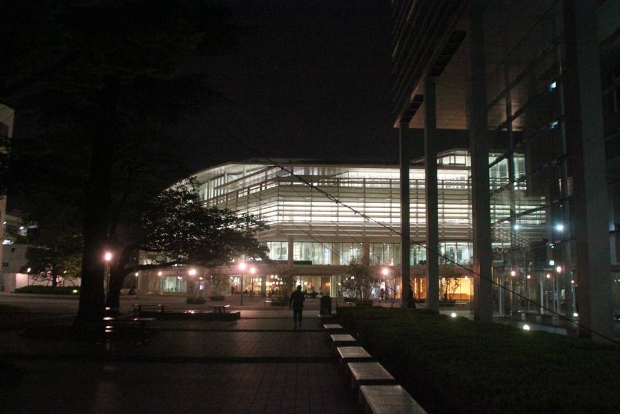 明治大学和泉図書館 明治大学和泉図書館