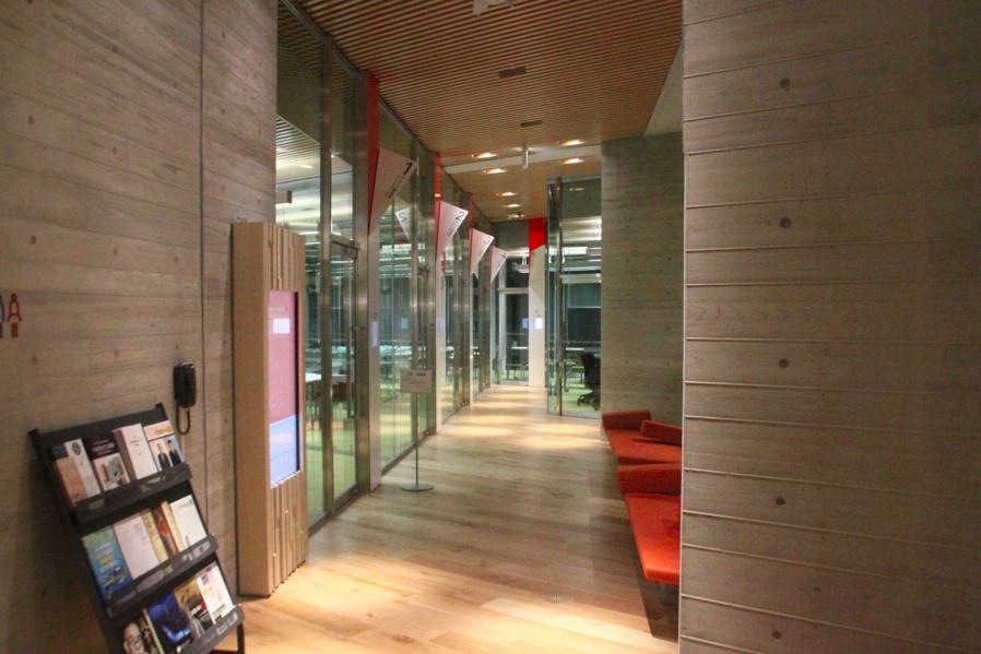 明治大学和泉図書館 明治大学和泉図書館