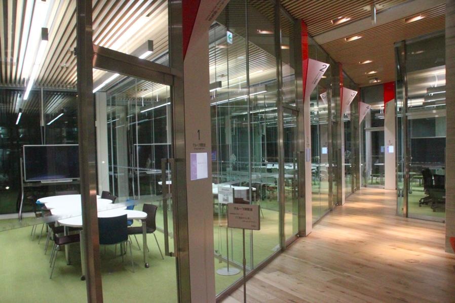明治大学和泉図書館 明治大学和泉図書館