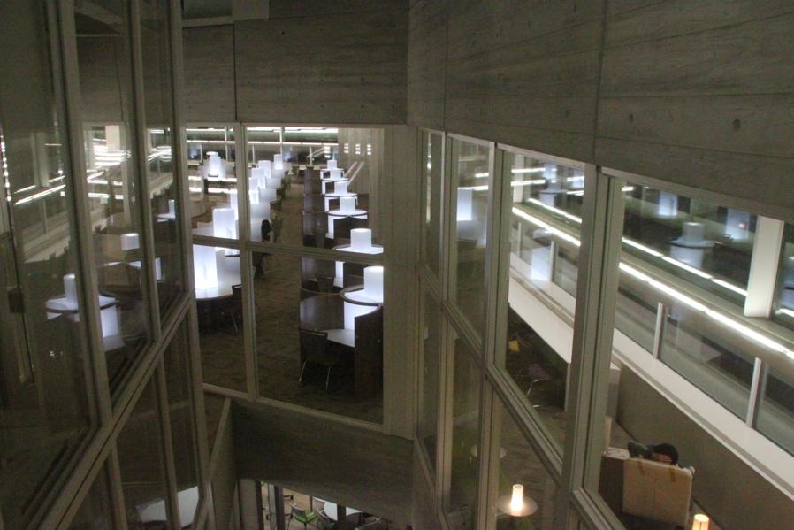 明治大学和泉図書館 明治大学和泉図書館