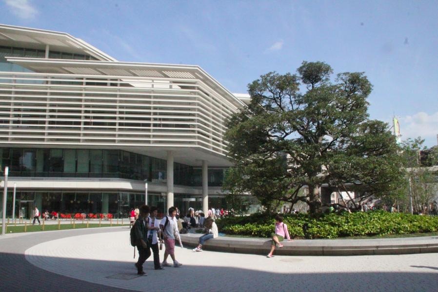 明治大学和泉図書館 明治大学和泉図書館